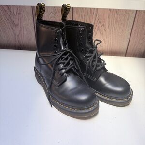 Dr. Martens Air Wair 11822 8 Eye Smooth Leather Boot Black Size US 8, EU39